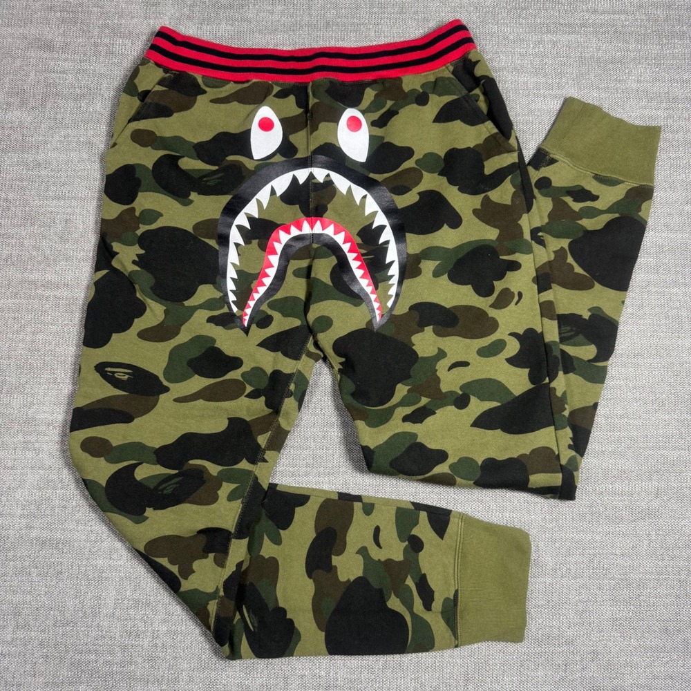 A Bathing Ape BAPE 1st Camo Shark Slim Sweatpants Women's‎ Small Green Hype